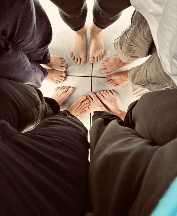 Gruppenarbeit — Frauen im gemeinsamen Raum